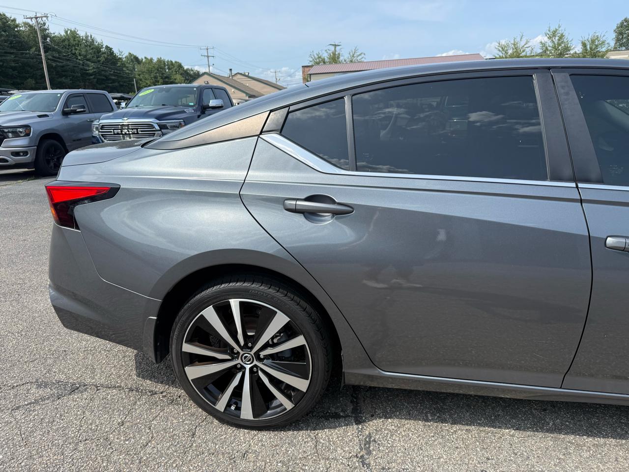 Nissan Altima  2021