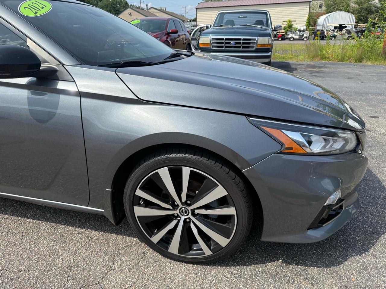 Nissan Altima  2021