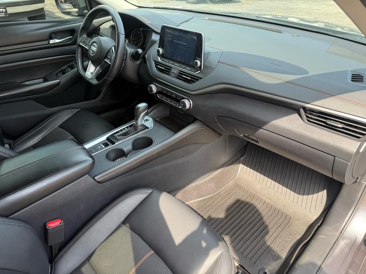 Nissan Altima  2021