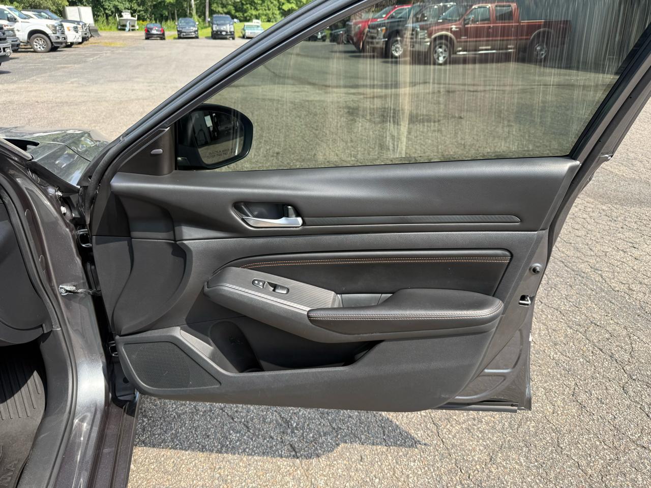 Nissan Altima  2021