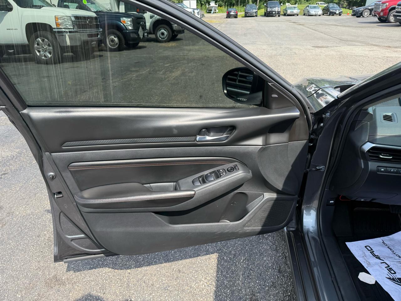 Nissan Altima  2021