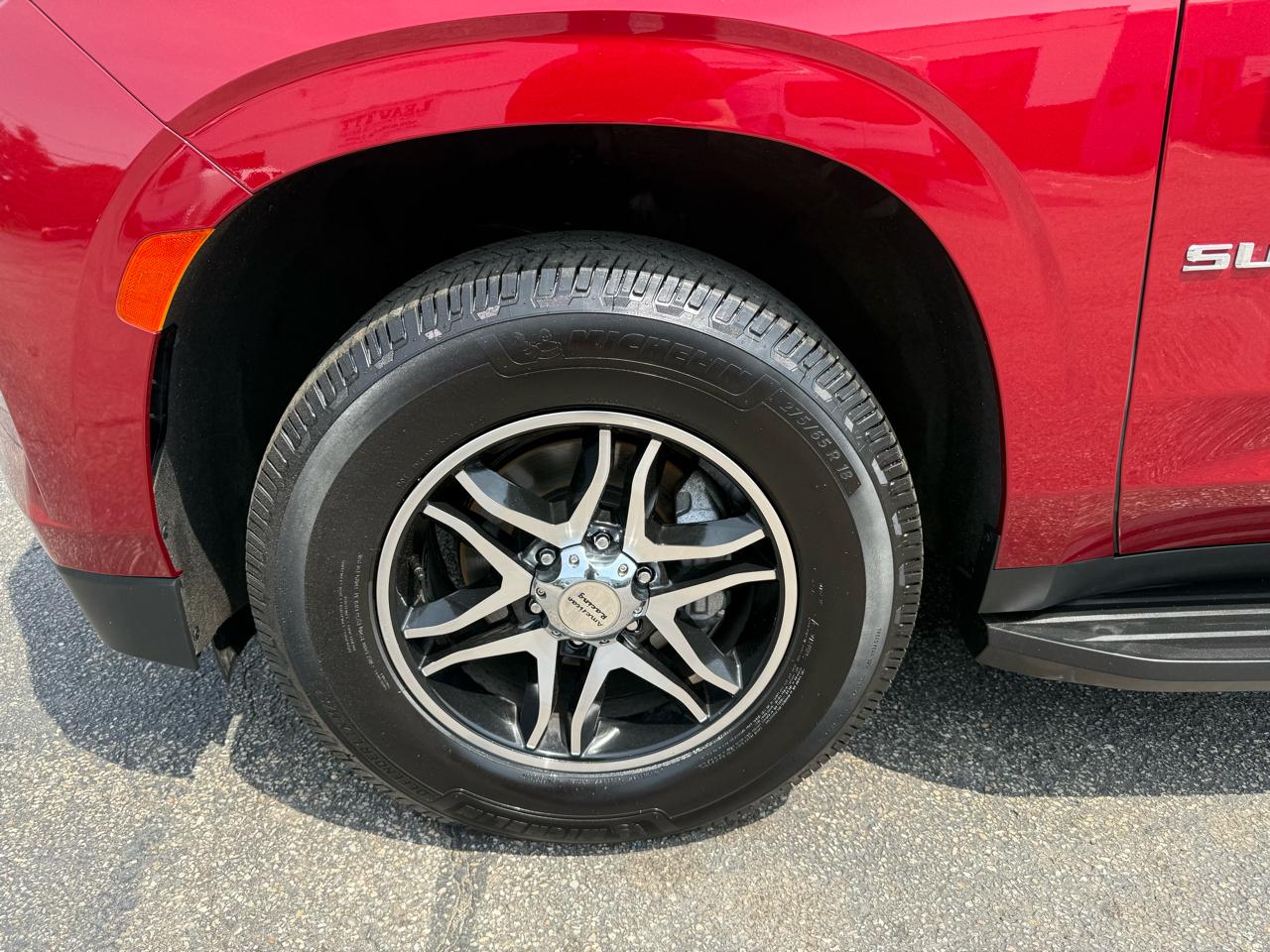 Chevrolet Suburban  2021