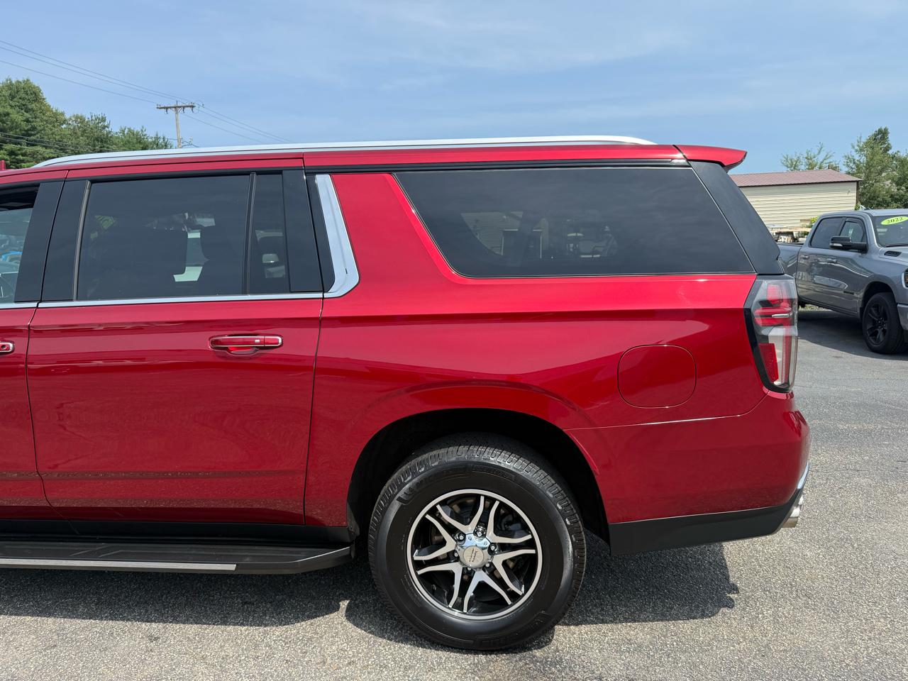 Chevrolet Suburban  2021
