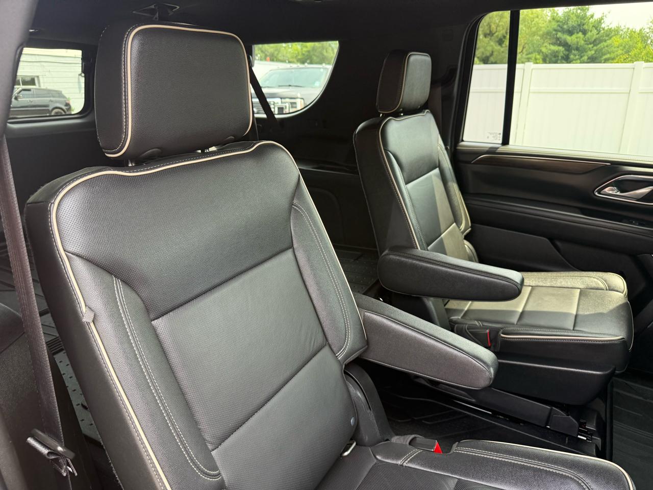 Chevrolet Suburban  2021