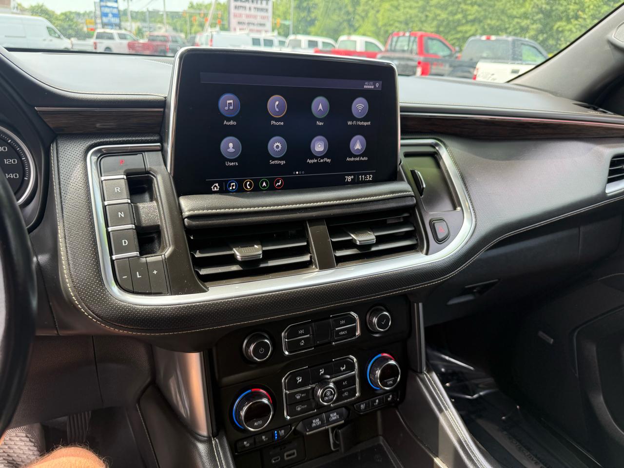 Chevrolet Suburban  2021