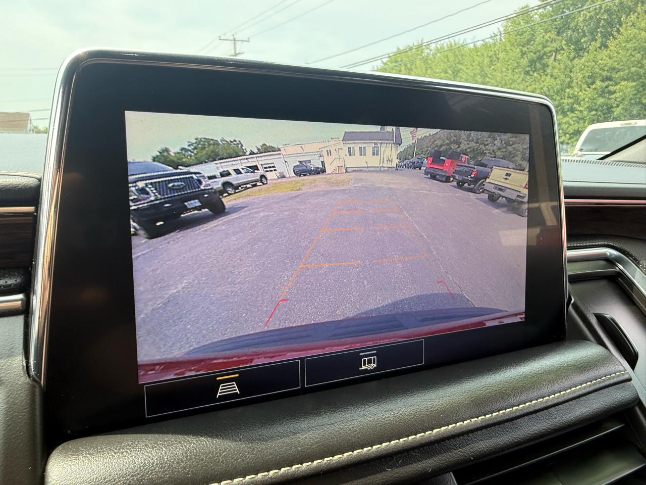 Chevrolet Suburban  2021