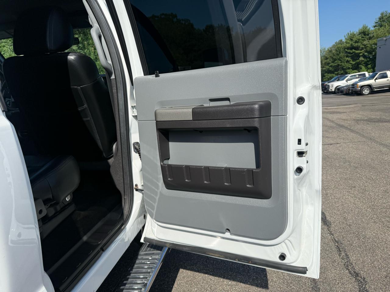 Ford Super Duty F-350 SRW  2011
