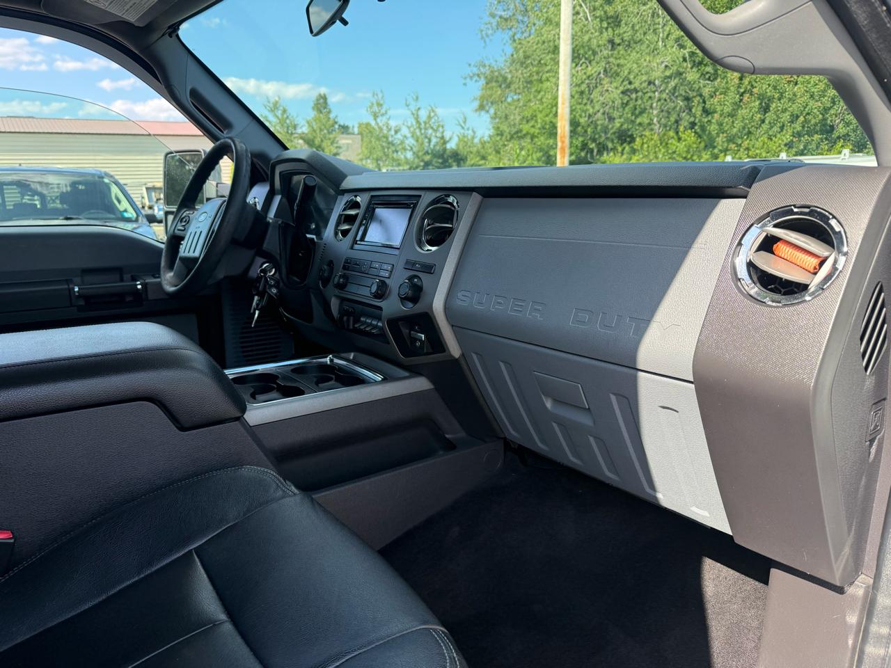 Ford Super Duty F-350 SRW  2011