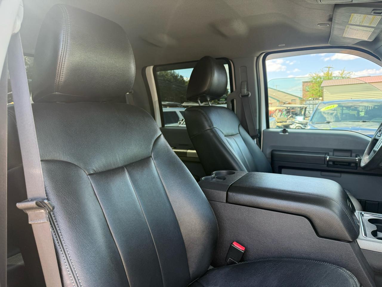 Ford Super Duty F-350 SRW  2011