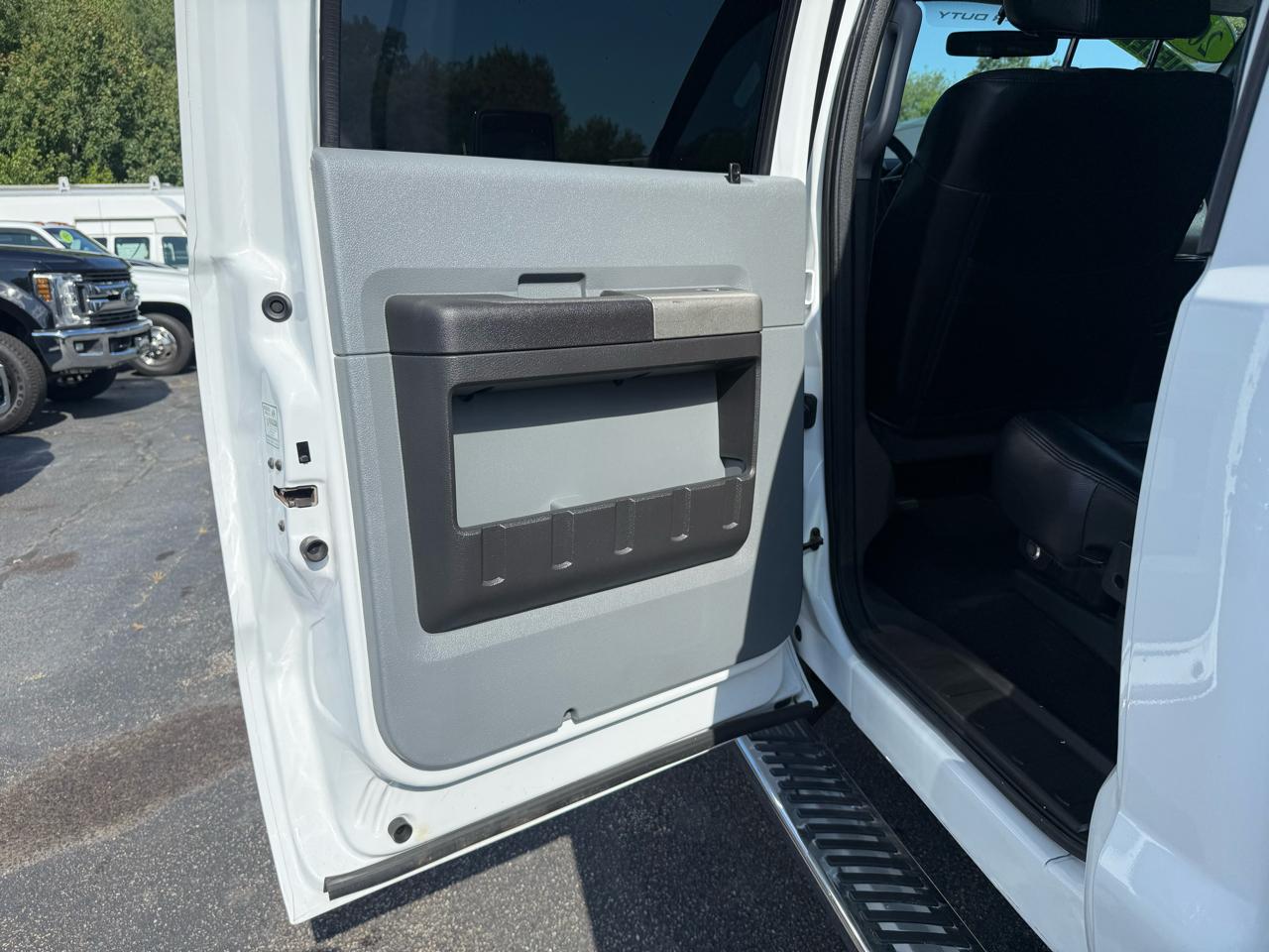 Ford Super Duty F-350 SRW  2011