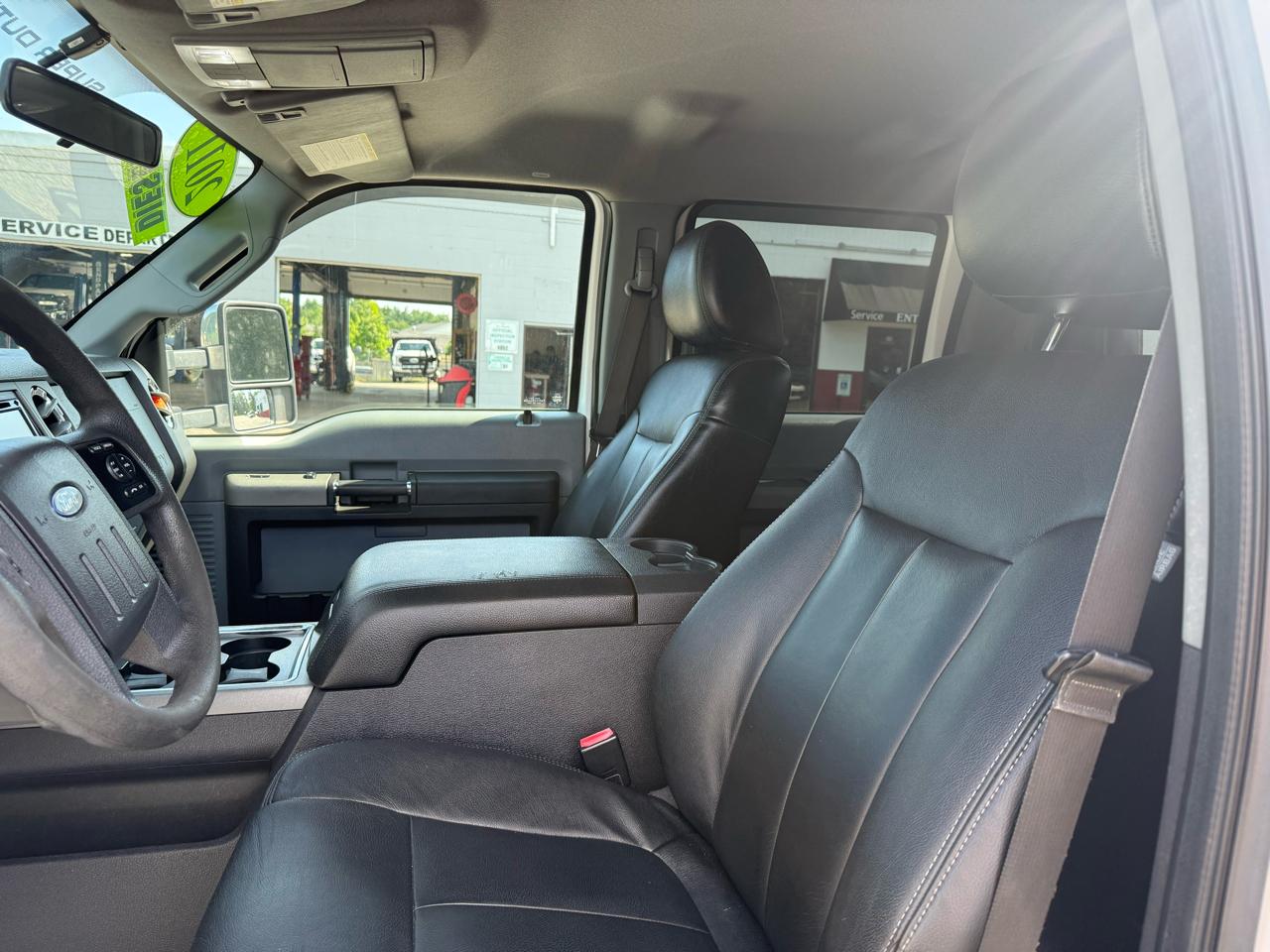 Ford Super Duty F-350 SRW  2011