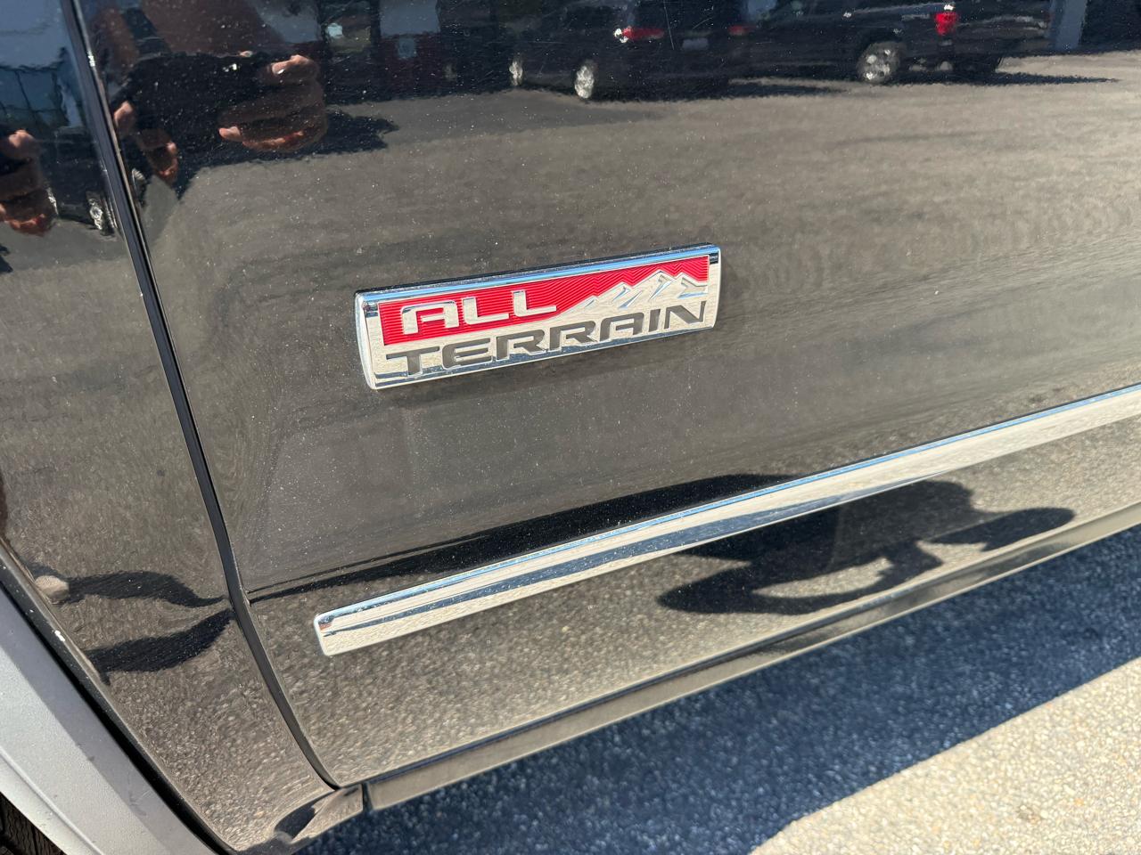 GMC Sierra 1500 4WD Crew Cab 143.5" SLT 2015