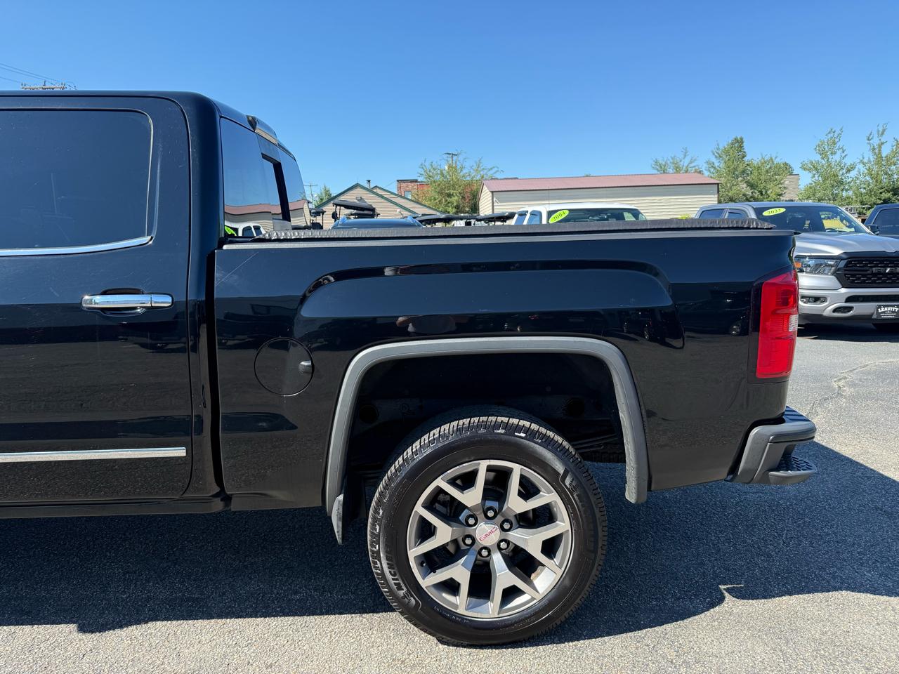 GMC Sierra 1500 4WD Crew Cab 143.5" SLT 2015