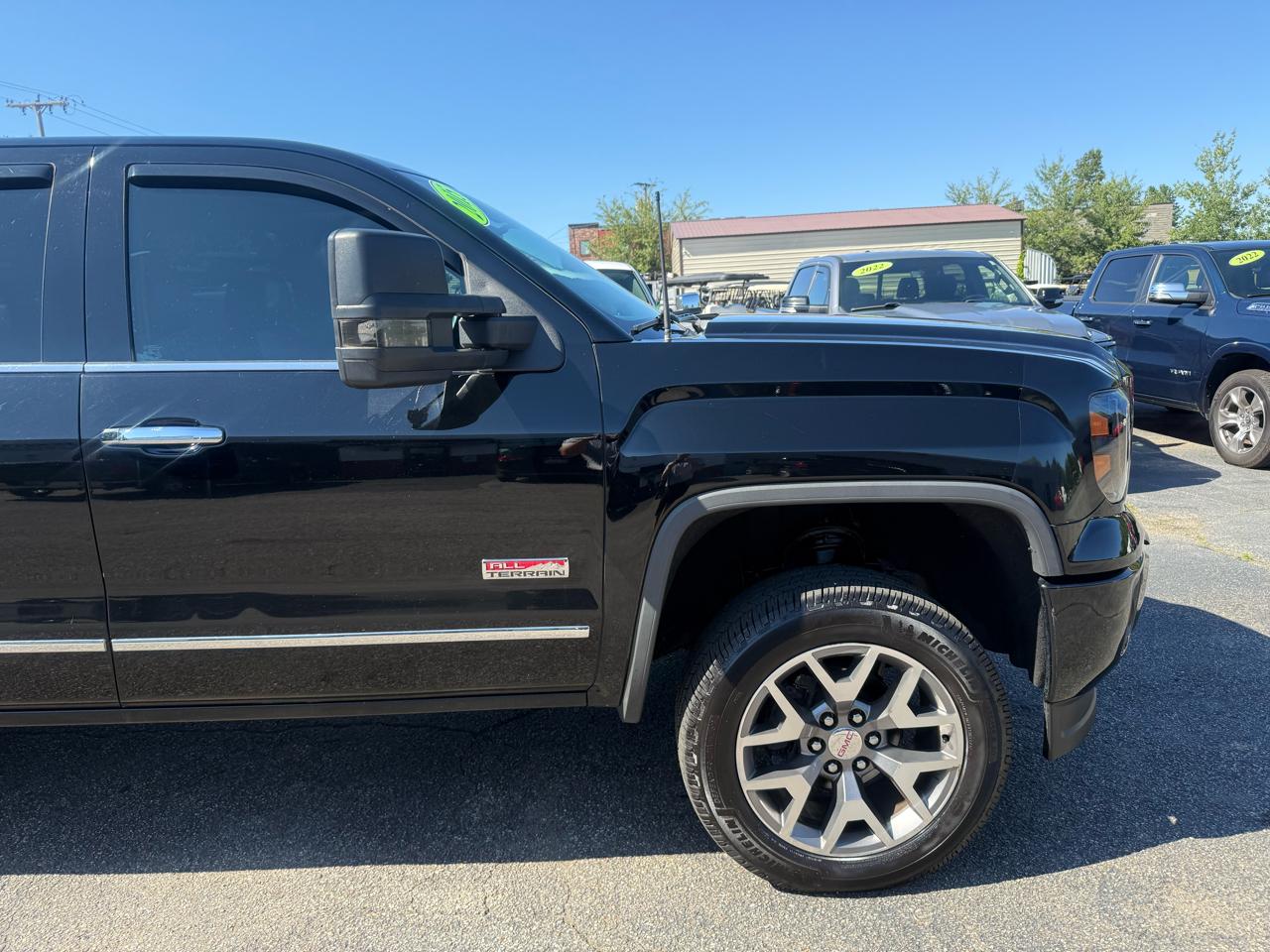 GMC Sierra 1500 4WD Crew Cab 143.5" SLT 2015