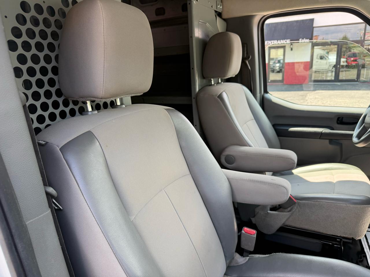 Nissan NV Cargo NV2500 HD High Roof V6 S 2018