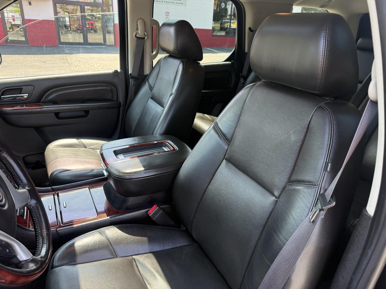 Cadillac Escalade  2013