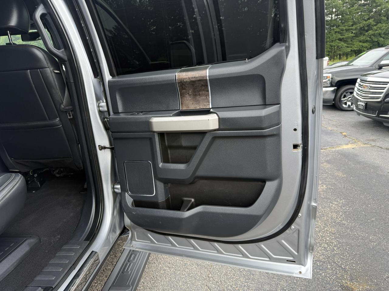 Ford Super Duty F-350 SRW  2022