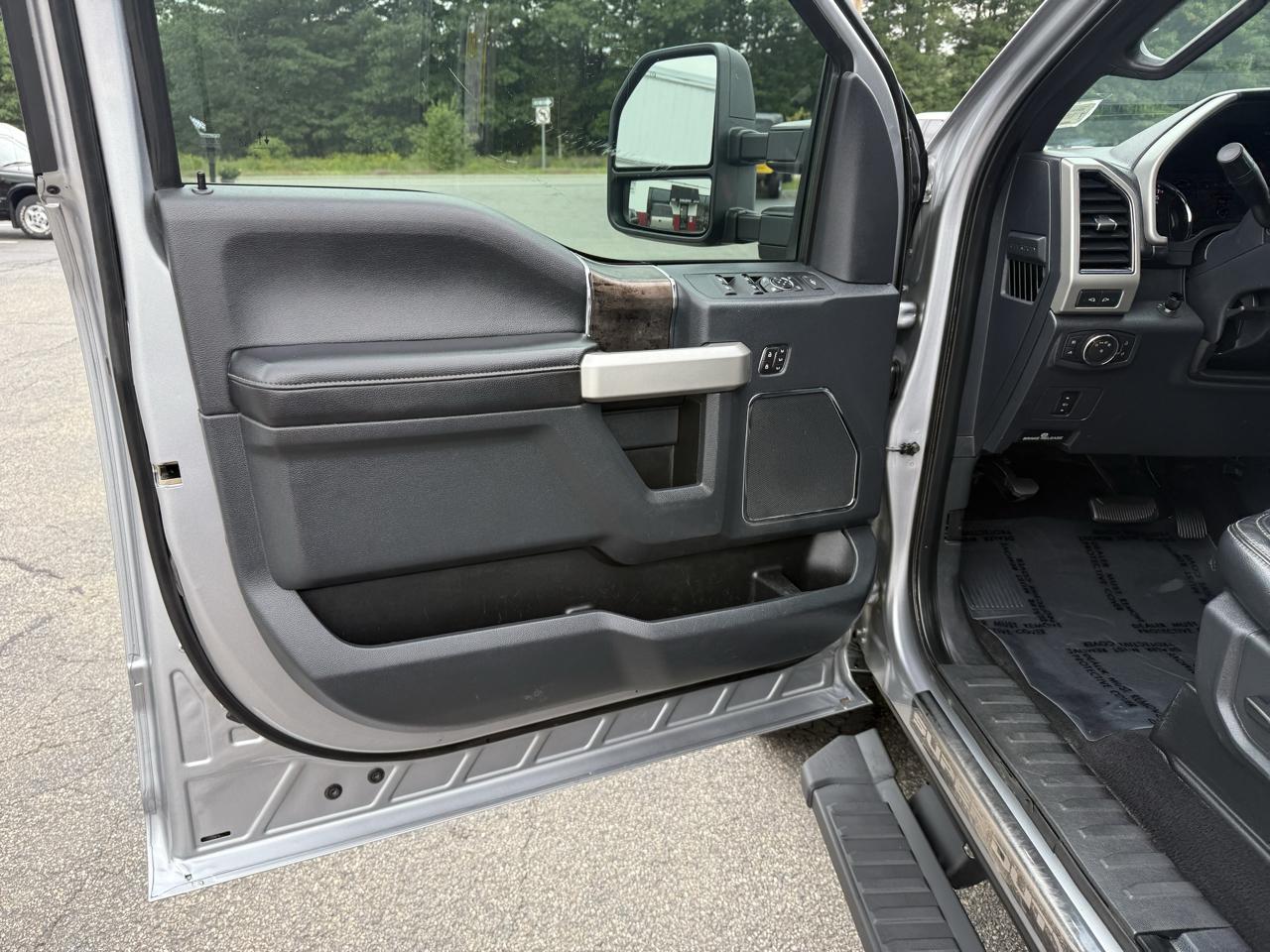 Ford Super Duty F-350 SRW  2022