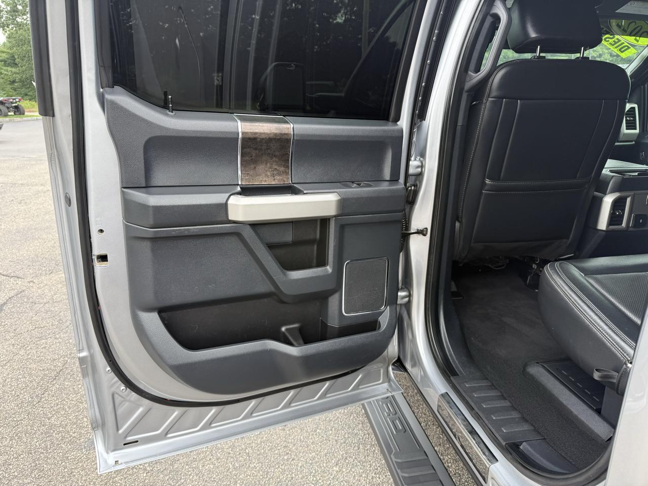 Ford Super Duty F-350 SRW  2022