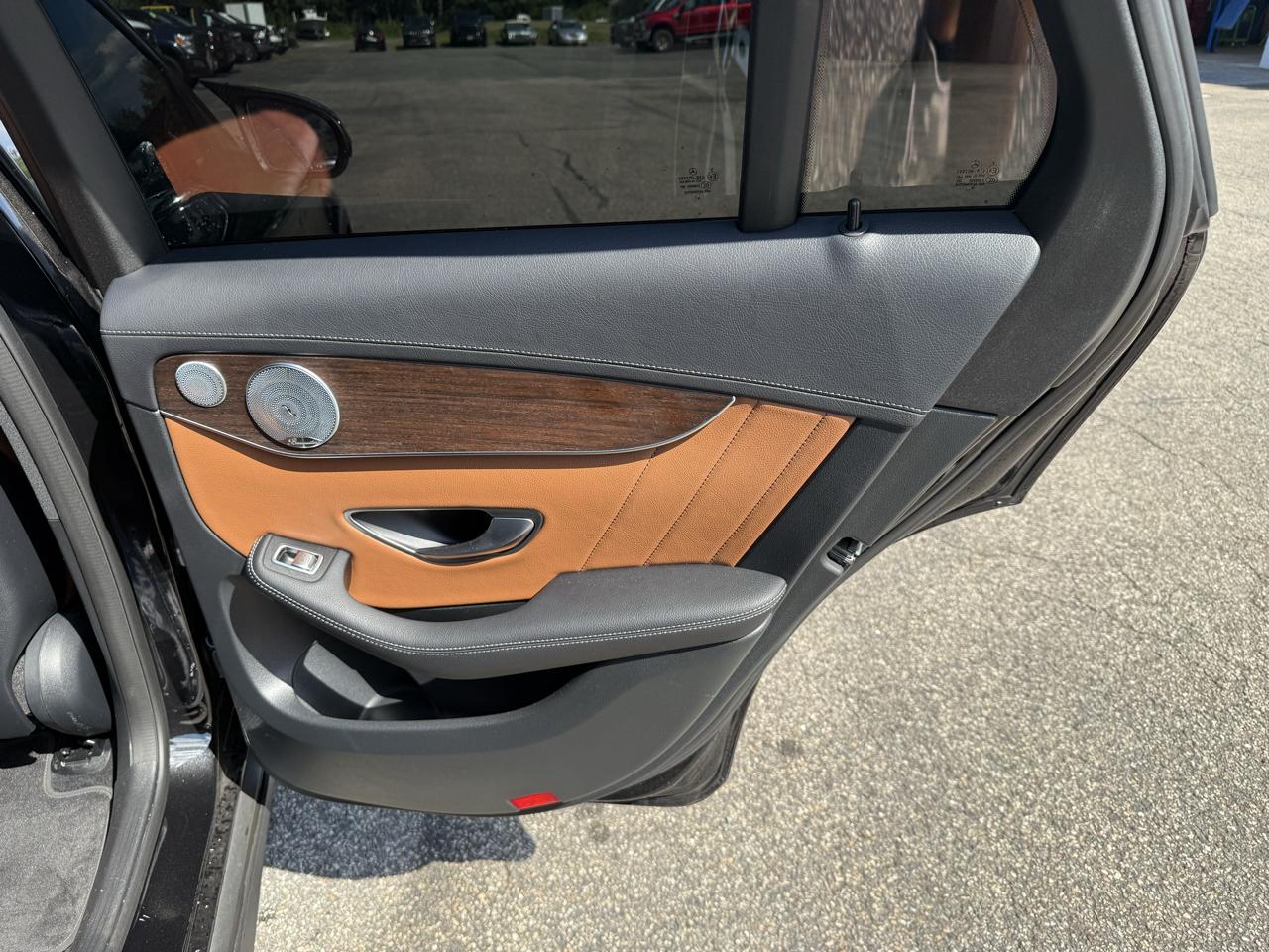 Mercedes-Benz GLC  2020