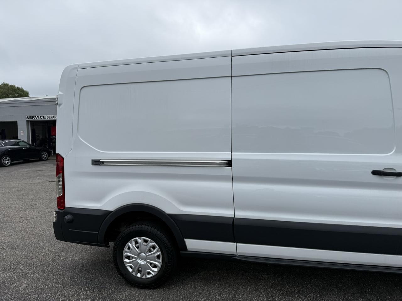 Ford Transit Cargo Van T-150 148" Med Rf 8600 GVWR Sliding RH Dr 2015