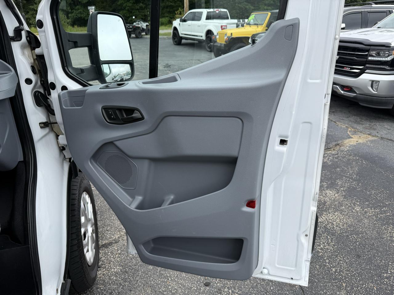 Ford Transit Cargo Van T-150 148" Med Rf 8600 GVWR Sliding RH Dr 2015
