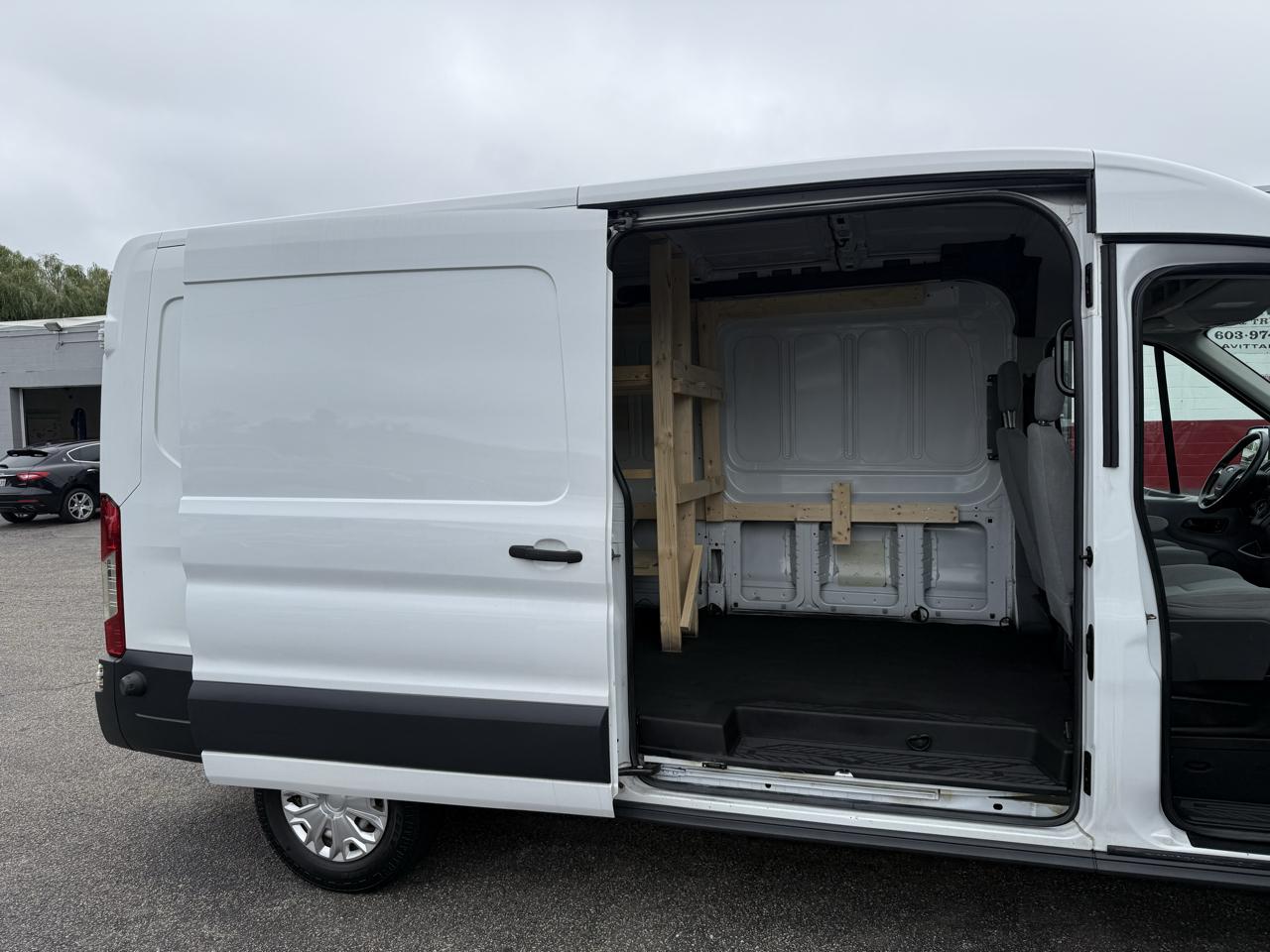 Ford Transit Cargo Van T-150 148" Med Rf 8600 GVWR Sliding RH Dr 2015