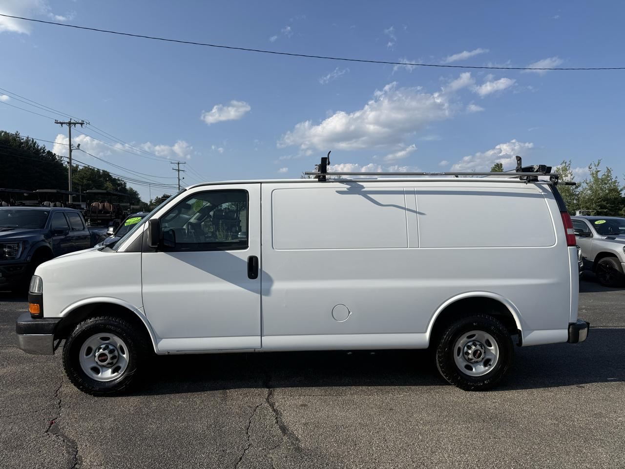 GMC Savana Cargo Van  2016