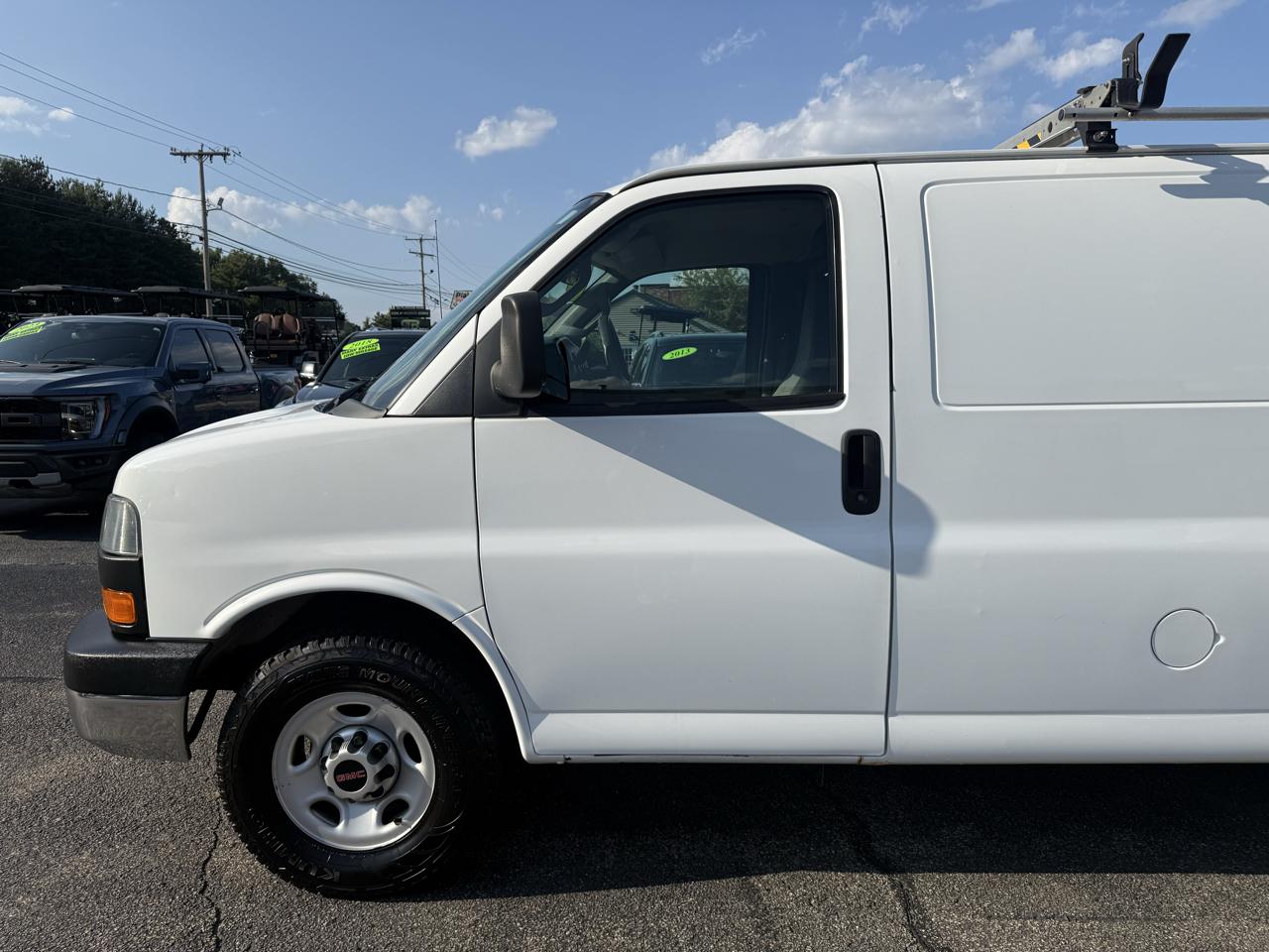 GMC Savana Cargo Van  2016