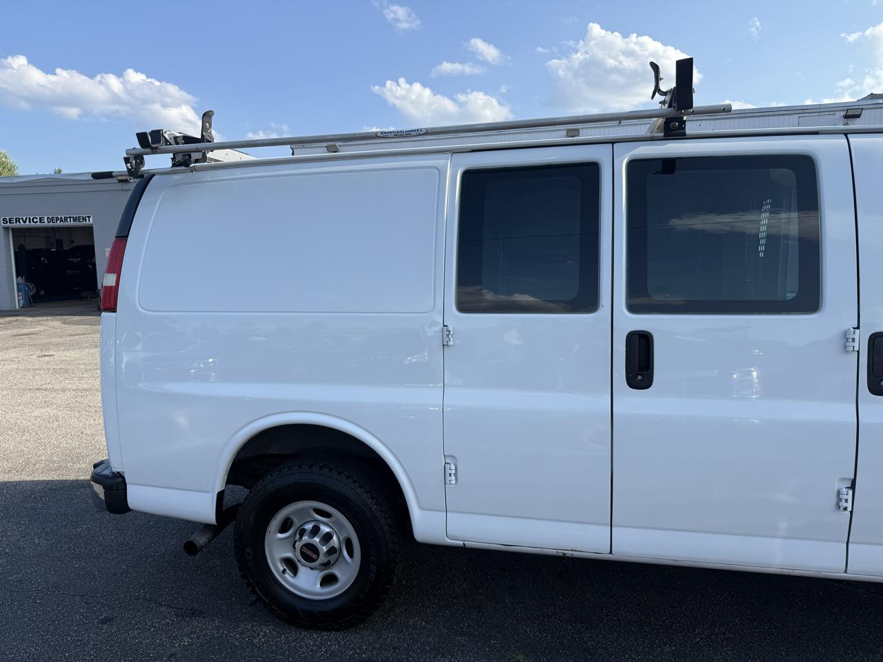 GMC Savana Cargo Van  2016