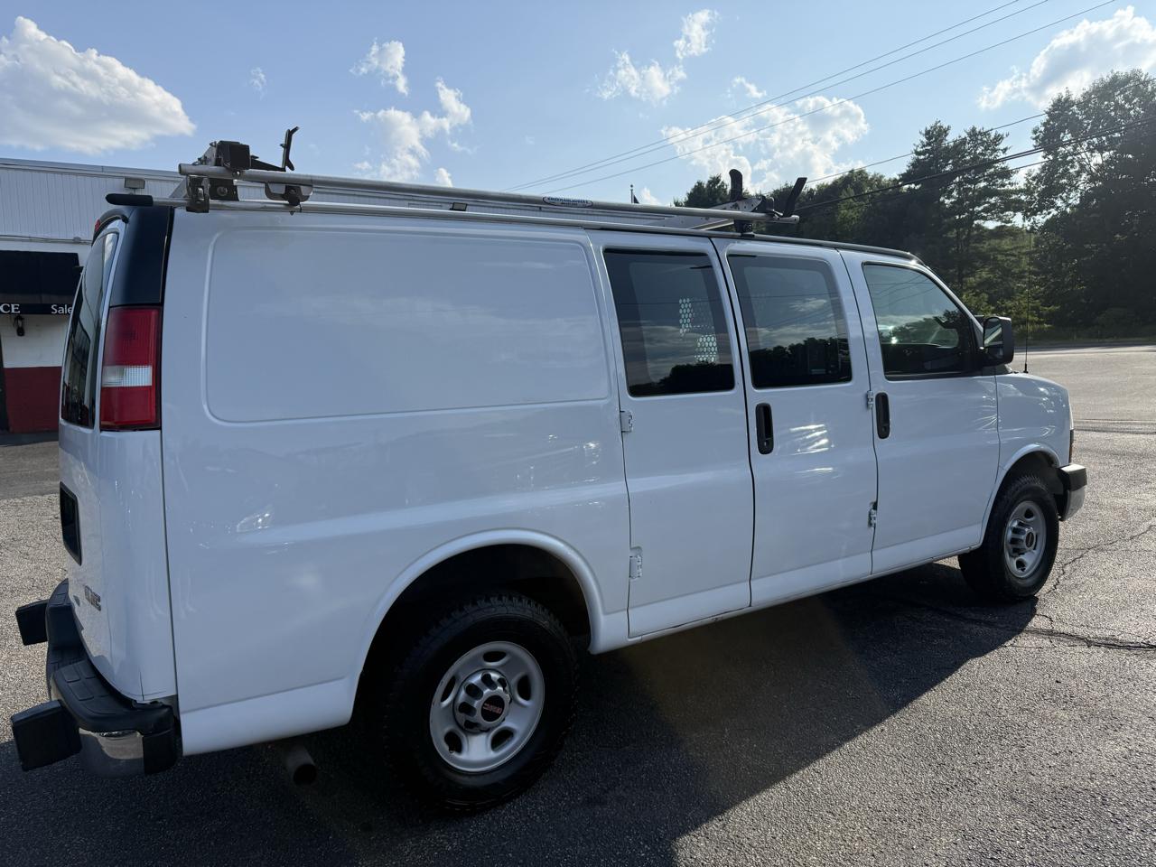 GMC Savana Cargo Van  2016
