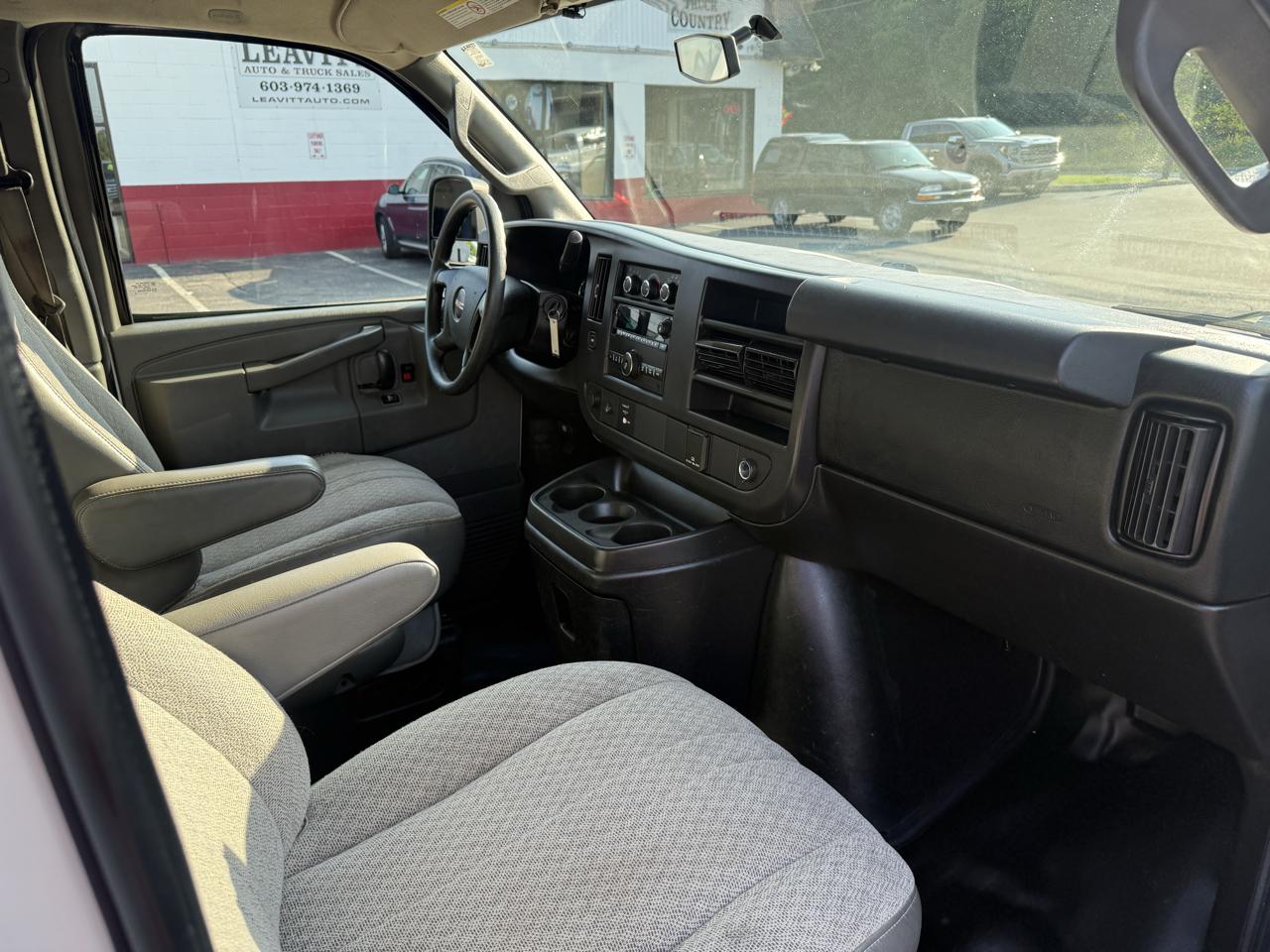 GMC Savana Cargo Van  2016
