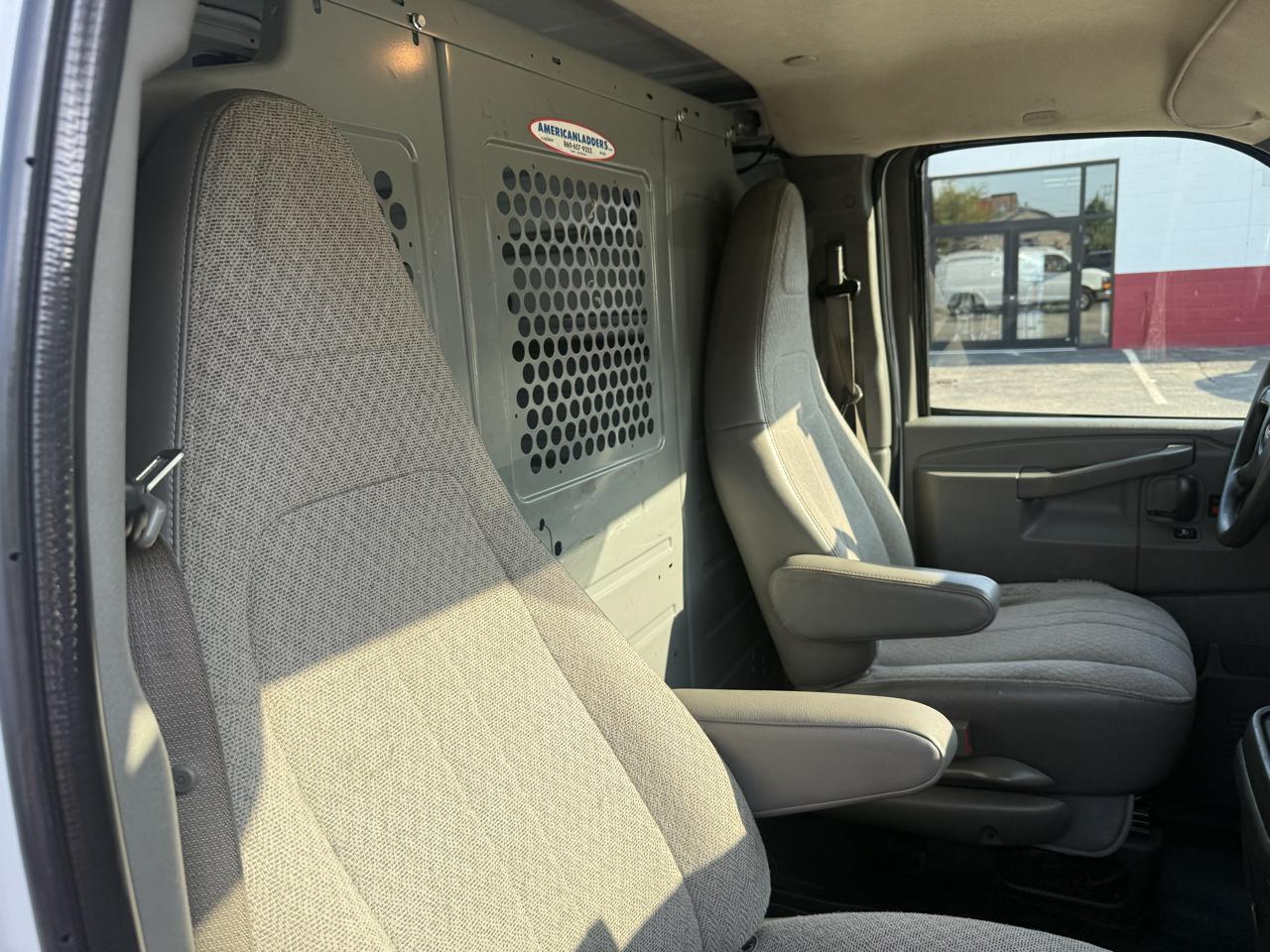 GMC Savana Cargo Van  2016