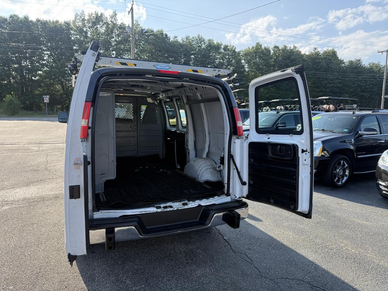 GMC Savana Cargo Van  2016