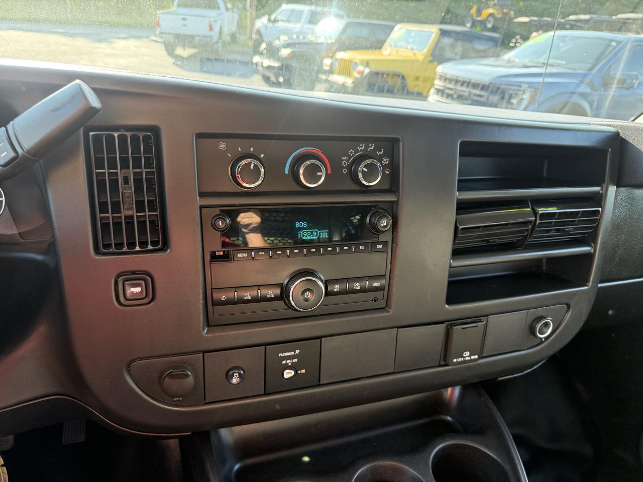 GMC Savana Cargo Van  2016