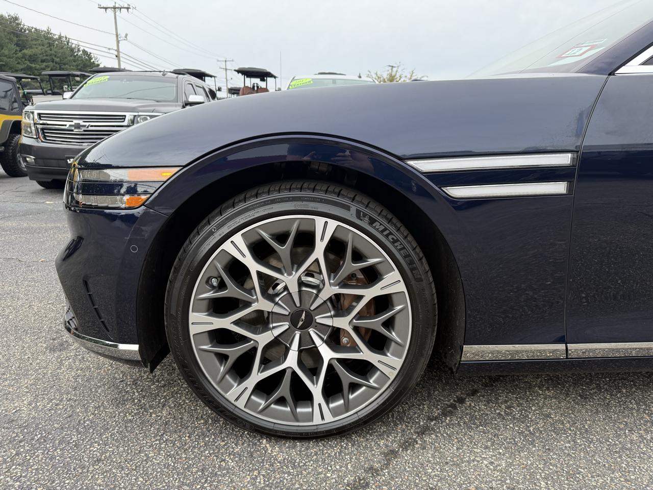 Genesis G90 3.5T e-SC AWD 2025