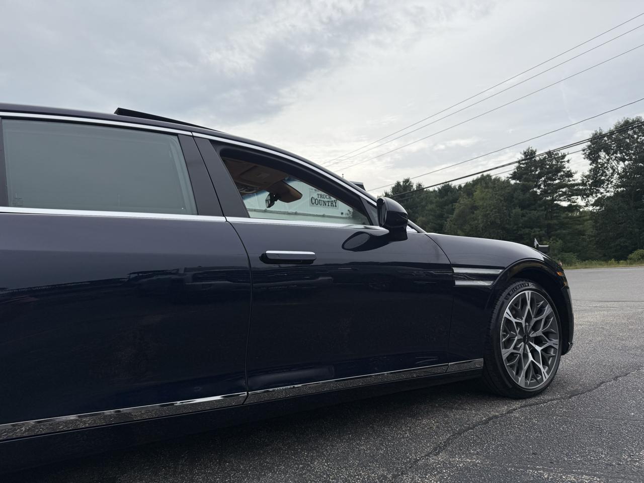 Genesis G90 3.5T e-SC AWD 2025