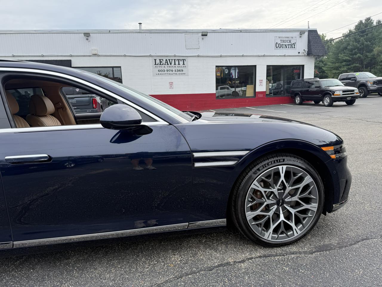 Genesis G90 3.5T e-SC AWD 2025