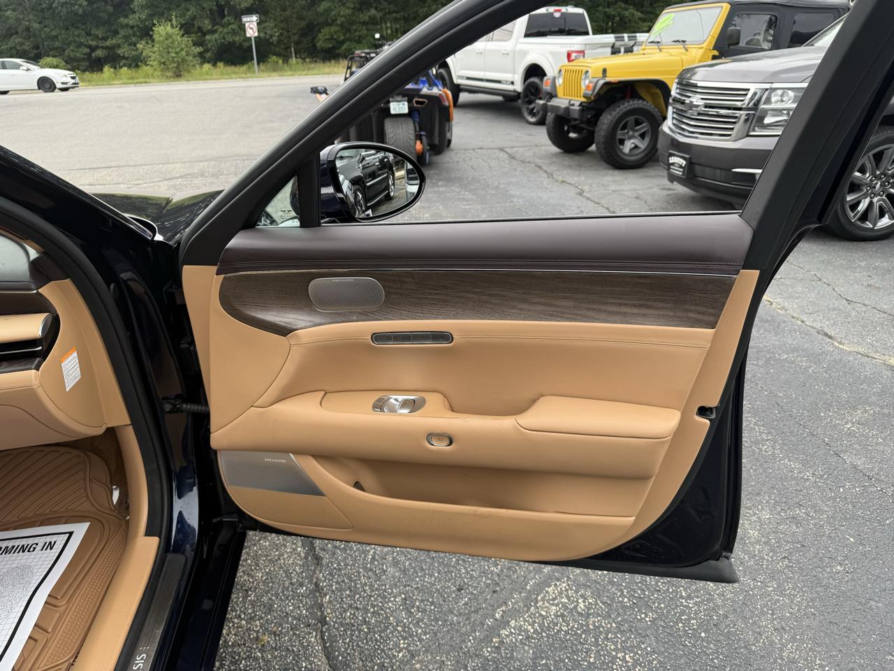 Genesis G90 3.5T e-SC AWD 2025
