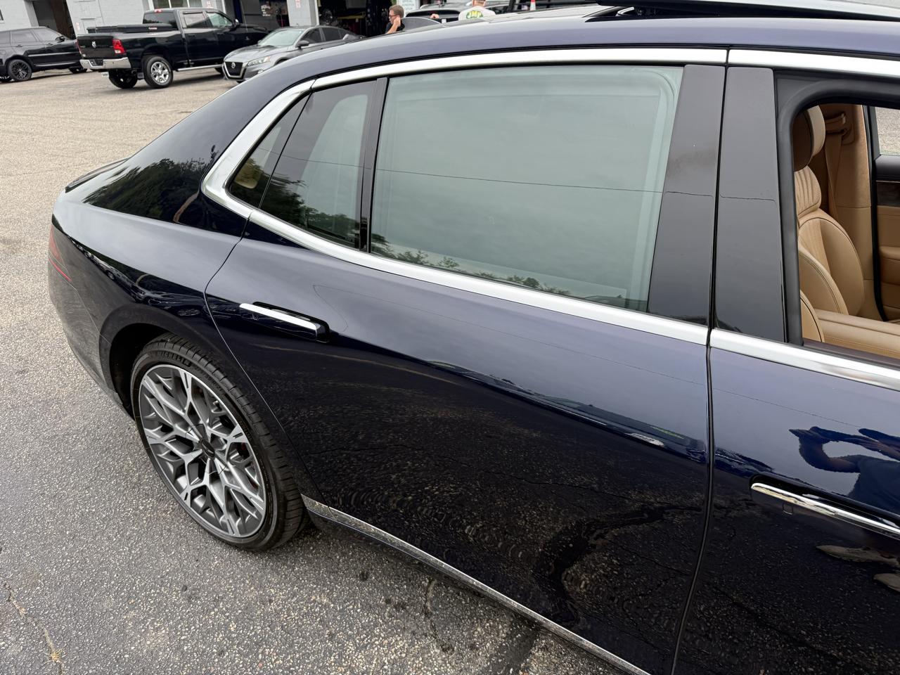 Genesis G90 3.5T e-SC AWD 2025