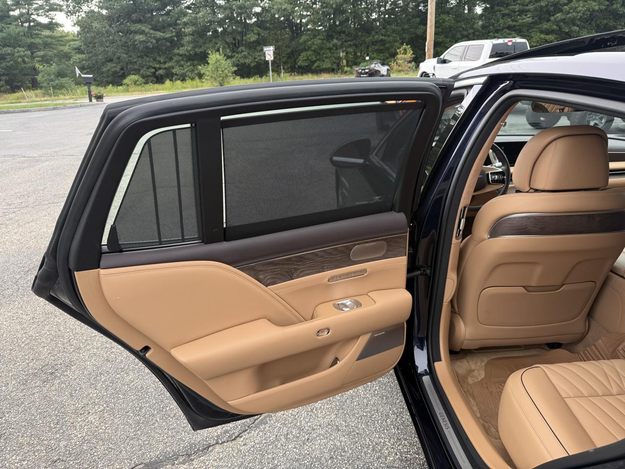 Genesis G90 3.5T e-SC AWD 2025