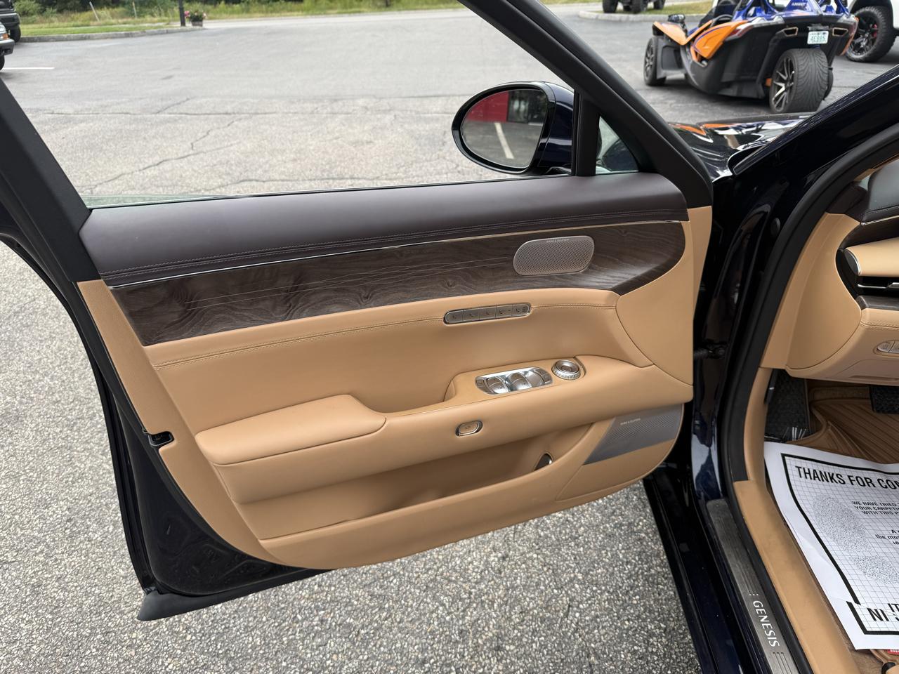 Genesis G90 3.5T e-SC AWD 2025