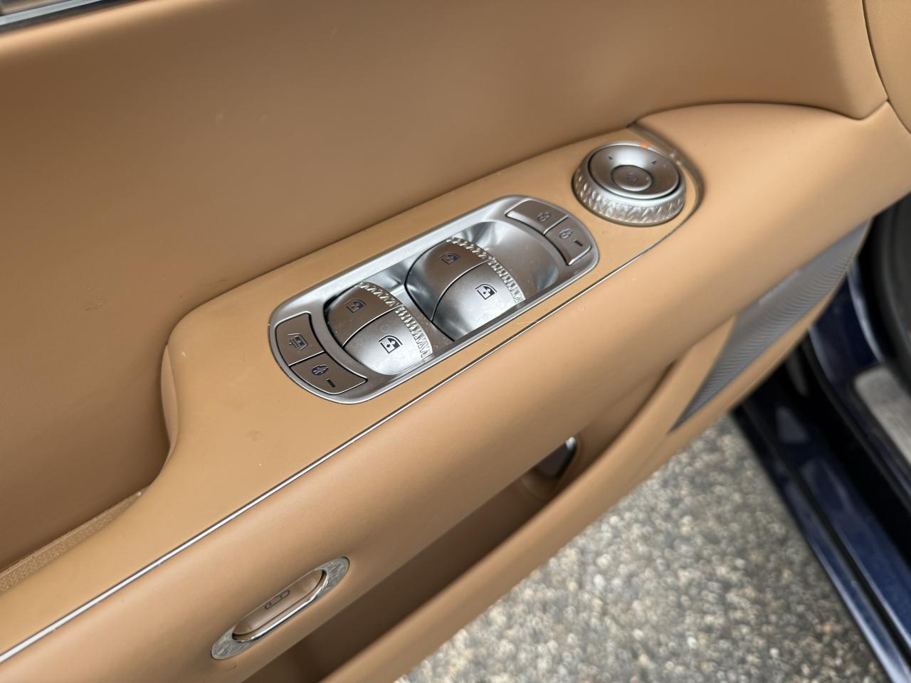 Genesis G90 3.5T e-SC AWD 2025