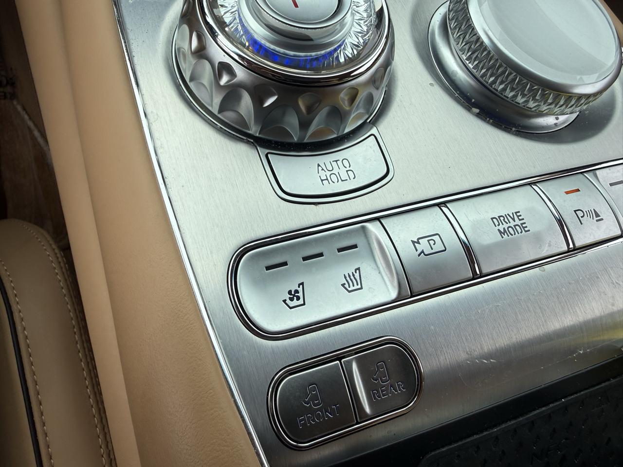 Genesis G90 3.5T e-SC AWD 2025