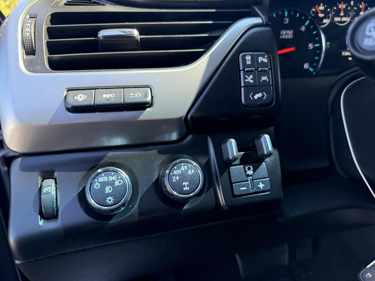 Chevrolet Suburban  2016