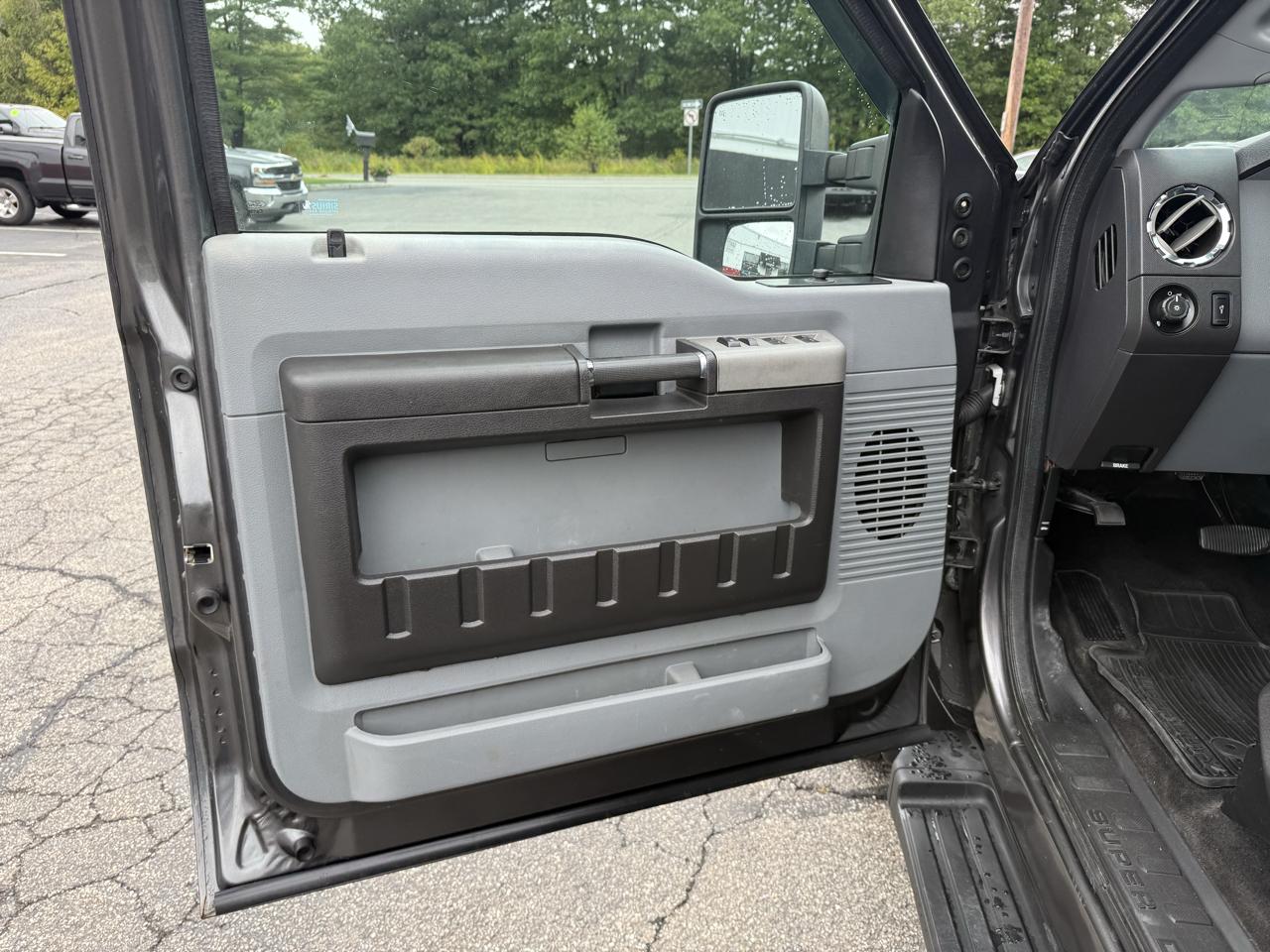 Ford Super Duty F-350 SRW  2015
