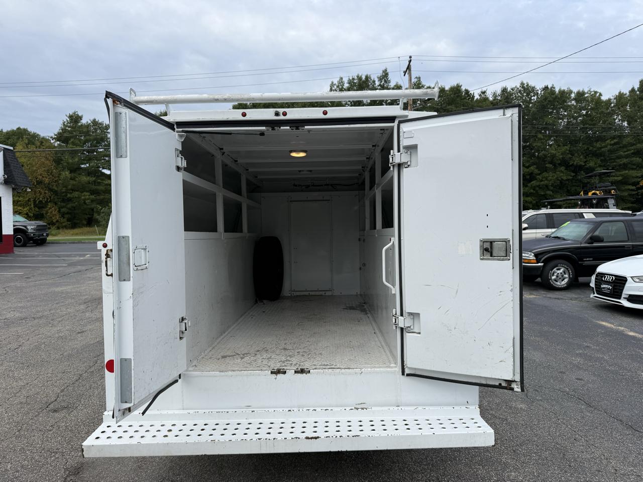 Chevrolet Express Commercial Cutaway  2017