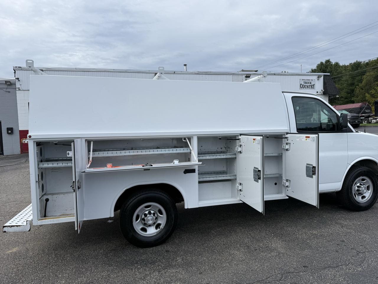 Chevrolet Express Commercial Cutaway  2017