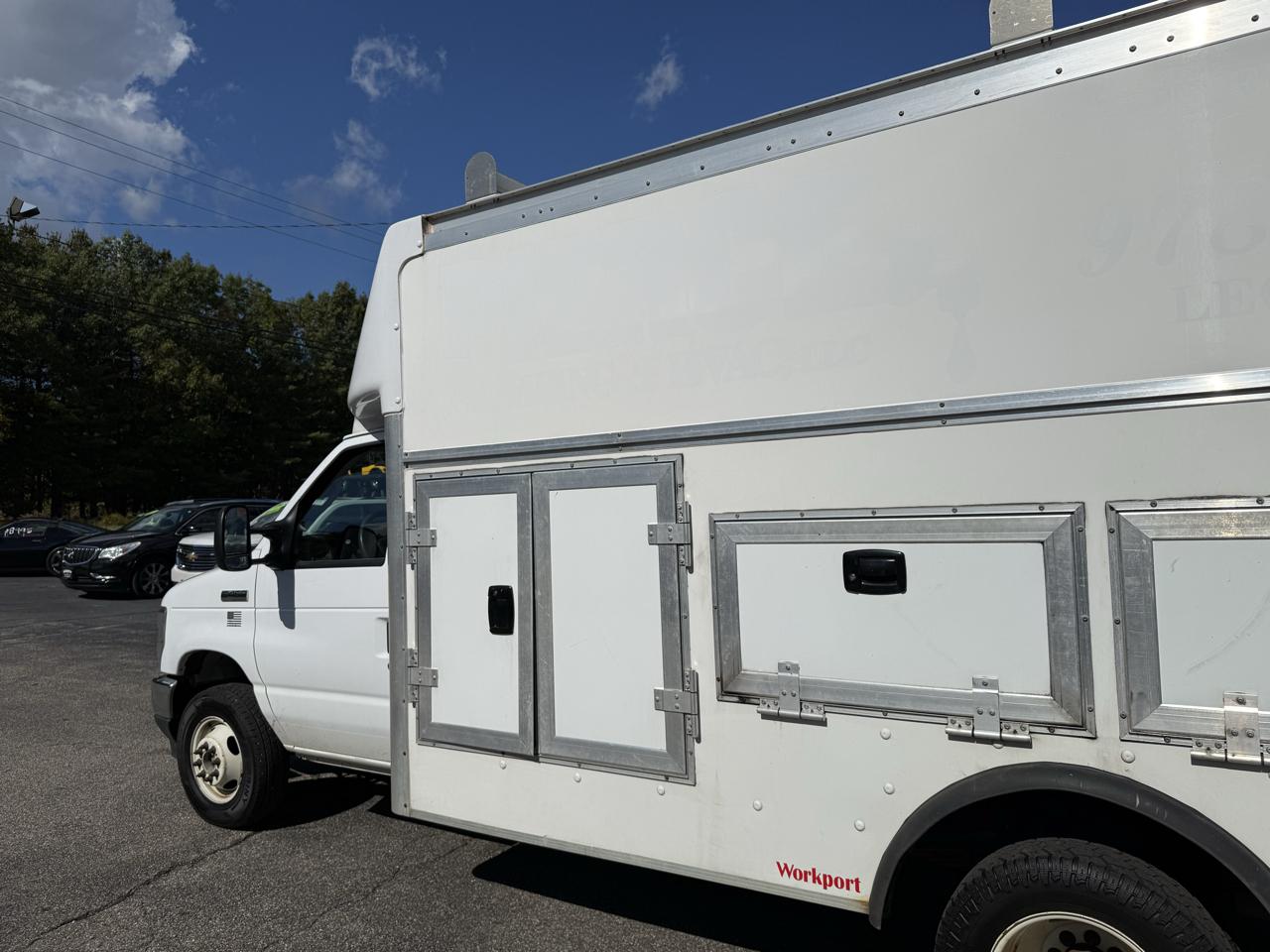 Ford E-Series Cutaway  2024