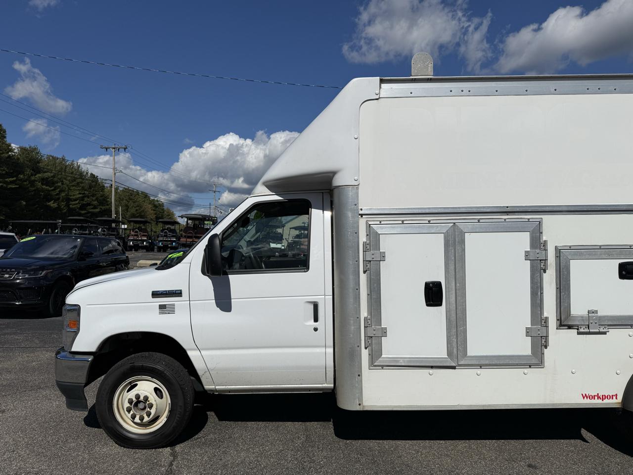 Ford E-Series Cutaway  2024